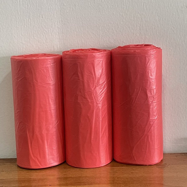 Túi đựng rác cuộn màu đỏ